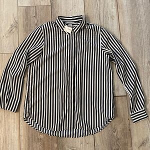 H & M NWT Size 4 Button Up Blouse Women’s
